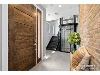 Photo #3: 986844 Listing