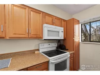 Photo #5: 986870 Listing 