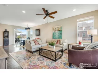 Photo #5: 986903 Listing