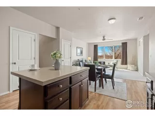 Photo #2: 986972 Listing