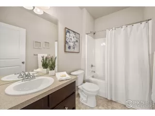 Photo #6: 986972 Listing