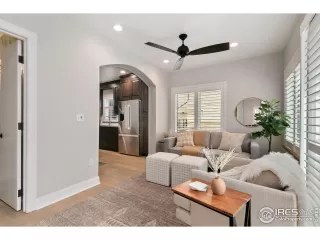 Photo #5: 986979 Listing 