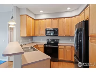 Photo #5: 986981 Listing