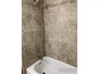 Photo #5: 987006 Listing