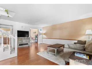 Photo #6: 987047 Listing