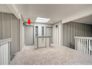 Photo #4: 987060 Listing