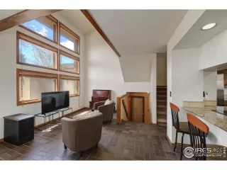 Photo #5: 987067 Listing 