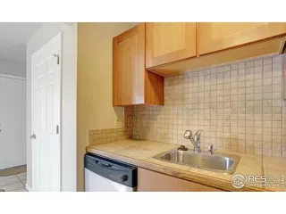 Photo #4: 987112 Listing