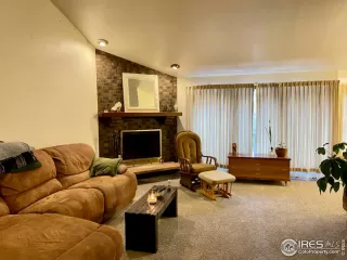 Photo #3: 987160 Listing