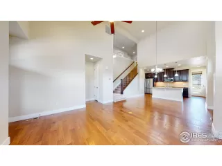 Photo #2: 987162 Listing