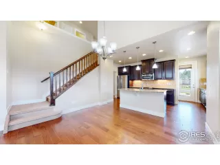 Photo #5: 987162 Listing