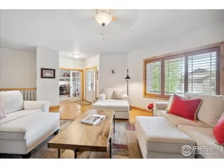 Photo #6: 987172 Listing