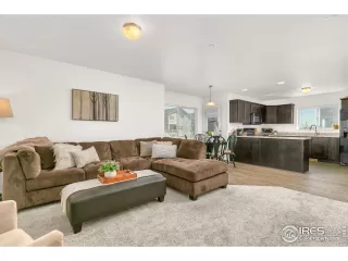 Photo #6: 987291 Listing