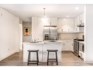 Photo #5: 987297 Listing