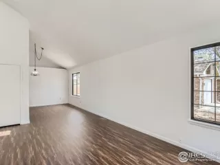 Photo #5: 987323 Listing