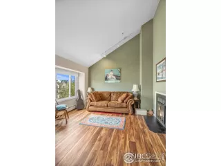 Photo #3: 987394 Listing