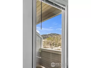 Photo #4: 987394 Listing