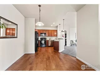 Photo #5: 987408 Listing