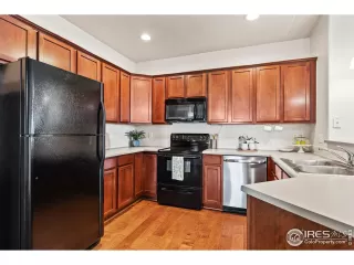 Photo #6: 987408 Listing