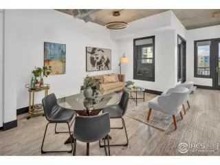 Photo #4: 987491 Listing