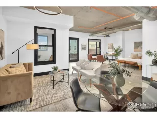 Photo #5: 987491 Listing