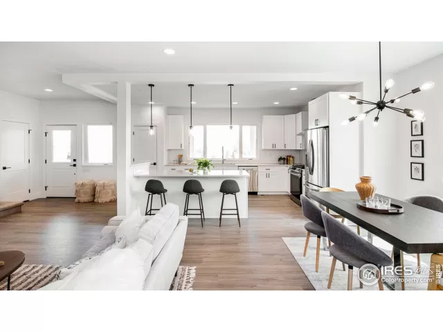 MLS: 987555 Condo For Sale