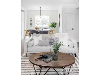 Photo #4: 987555 Listing