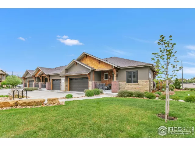 MLS: 987581 Condo For Sale