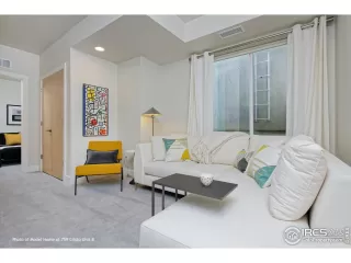 Photo #3: 987600 Listing