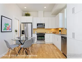 Photo #4: 987601 Listing