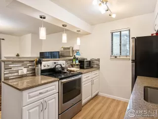 Photo #5: 987636 Listing