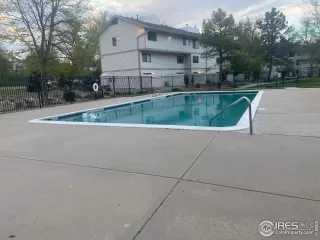 Photo #6: 987693 Listing