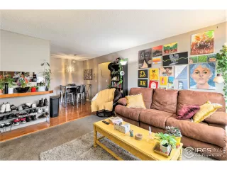 Photo #4: 987765 Listing