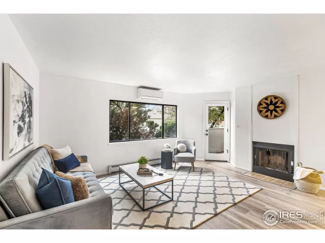 MLS: 987794 Condo For Sale