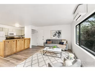 Photo #3: 987794 Listing