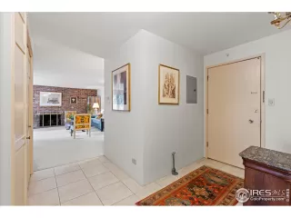 Photo #3: 987831 Listing