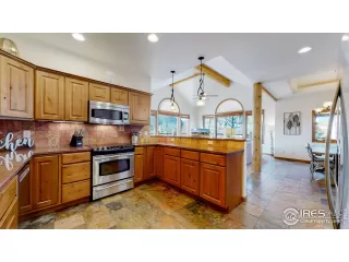 Photo #3: 987877 Listing