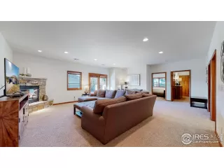 Photo #6: 987877 Listing