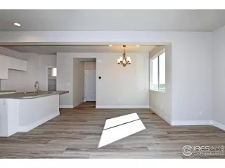 Photo #4: 987917 Listing 