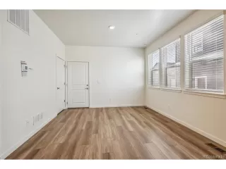 Photo #4: 9879282 Listing