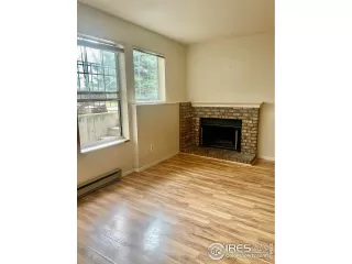 Photo #6: 987932 Listing