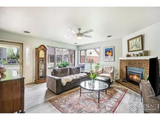 Photo #5: 987961 Listing