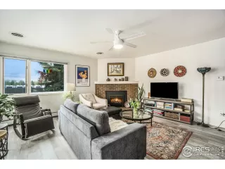 Photo #6: 987961 Listing