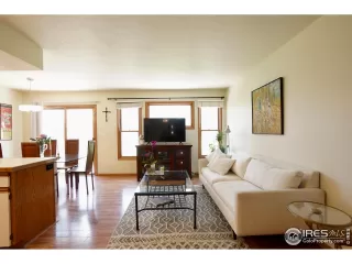 Photo #5: 987976 Listing