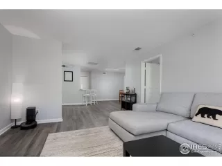 Photo #5: 988022 Listing 