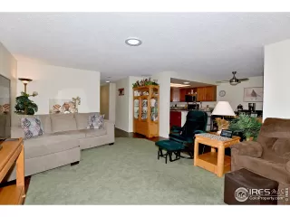 Photo #5: 988033 Listing