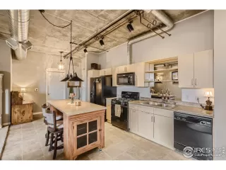 Photo #5: 988049 Listing