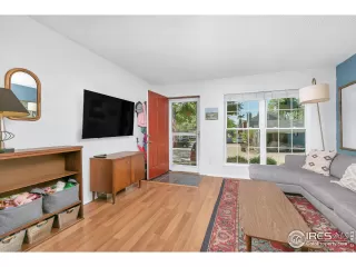 Photo #2: 988083 Listing