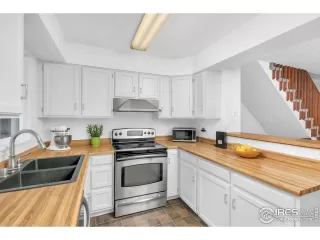 Photo #5: 988083 Listing