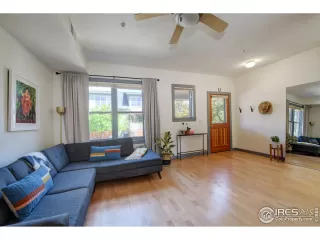 Photo #5: 988148 Listing 